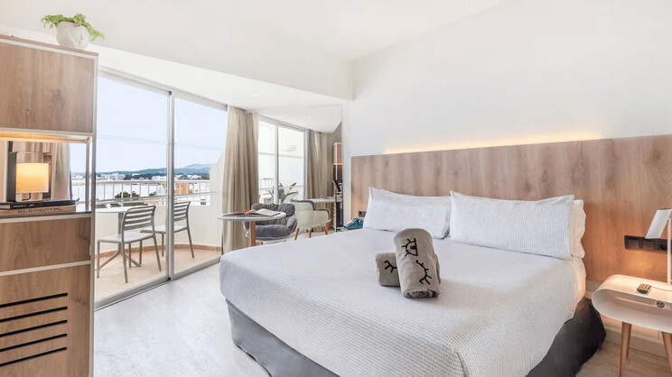 Two Interconnected Rooms Partial Sea View 